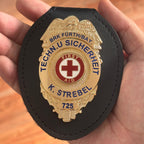 Customizable Badge MA17