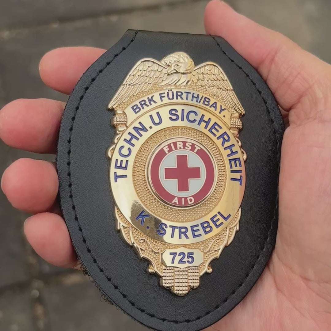 Customizable Badge MA17